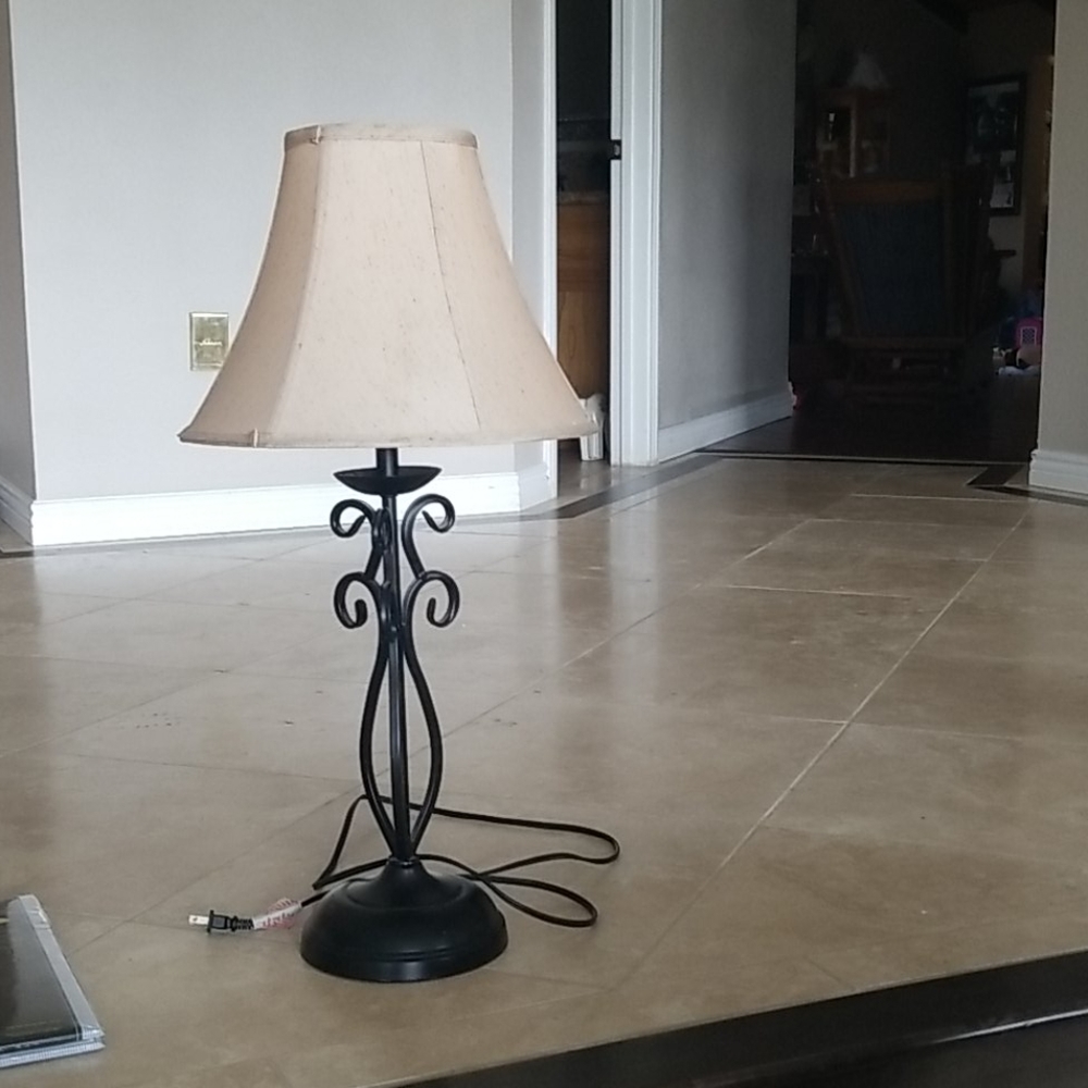 Table lamp